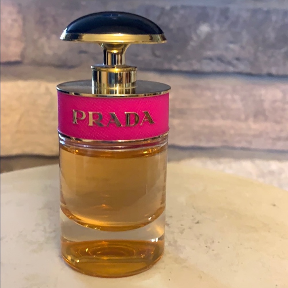 PRADA Candy 1.0 oz Eau De Toilet